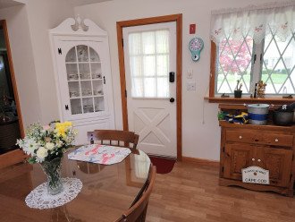 Charming house near Nantucket Sound beaches-Clean and updated with Central Air! #1