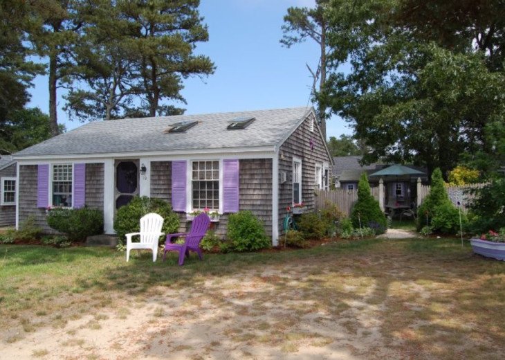 Adorable Cottage with private yard only half a mile to Glendon Beach! #1