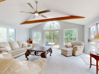 Spacious Vacation Home-So close to Smugglers and Windmill Beach! Central Air! #1