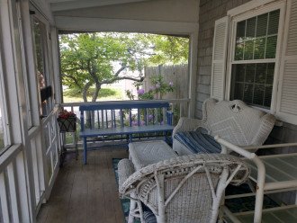 Screen Porch Seating