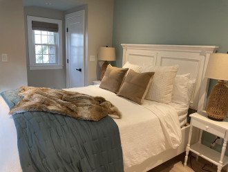 Master Bedroom- Queen Bed, New linens and a smart TV
