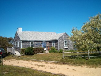 Charming Cottage near Long Pond #1