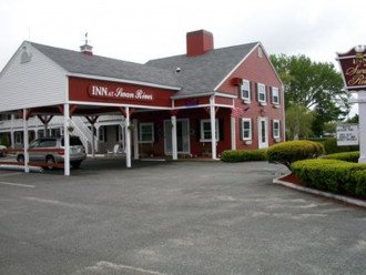 Inn at Swan River - Junior King Suite #1
